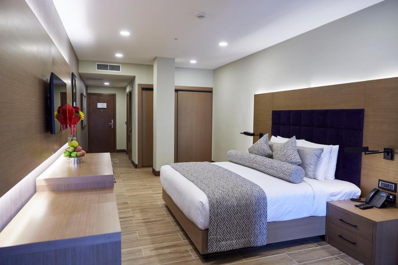 Yogh Hospitality Hotel ปารามารีโบ ภายนอก รูปภาพ