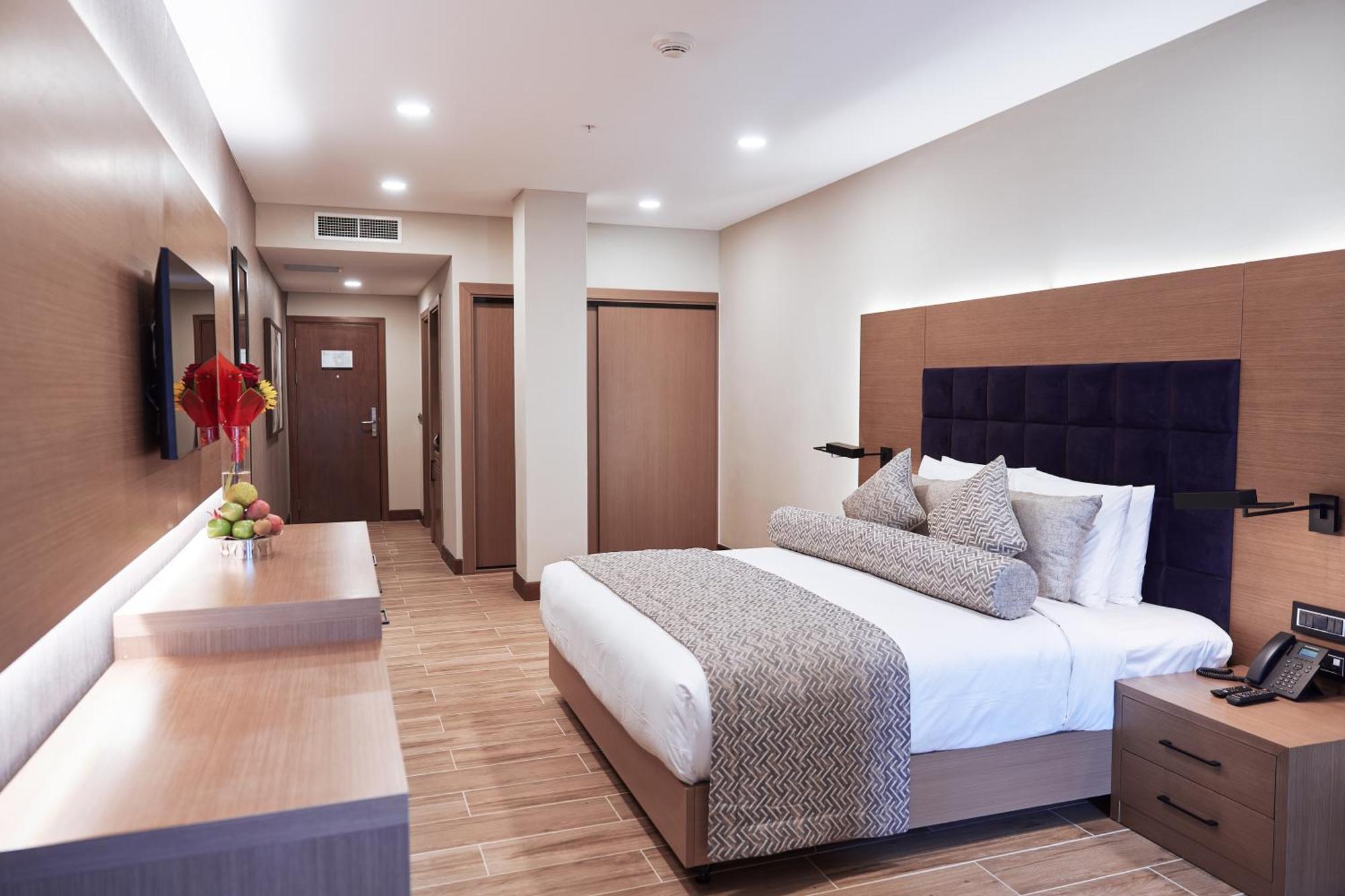 Yogh Hospitality Hotel ปารามารีโบ ภายนอก รูปภาพ