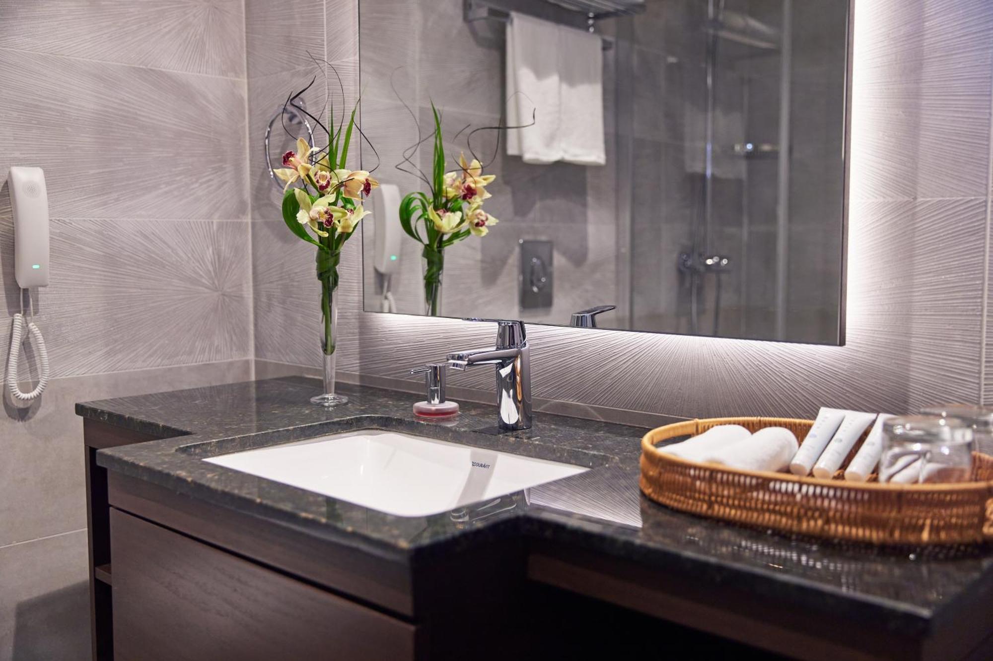 Yogh Hospitality Hotel ปารามารีโบ ภายนอก รูปภาพ